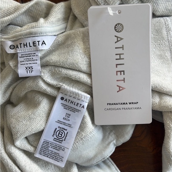 Athleta Pranayama Wrap, light heather gray, Size: XXS, NWT. MSRP: $89.00 - Picture 6 of 8